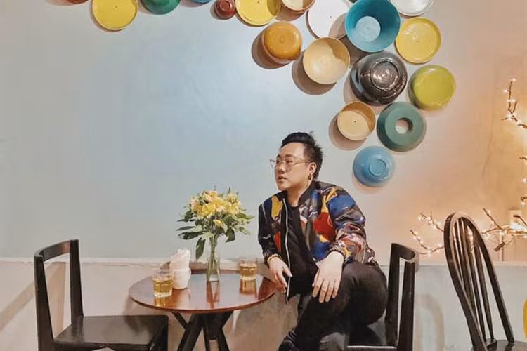 Trung Quân Idol than thở sắp thêm một tuổi khi Tết sắp đến.