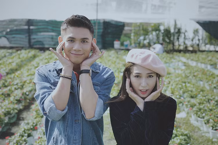 Đại Nhân cùng Khổng Tú Quỳnh ghi hình cho một chương trình Tết.