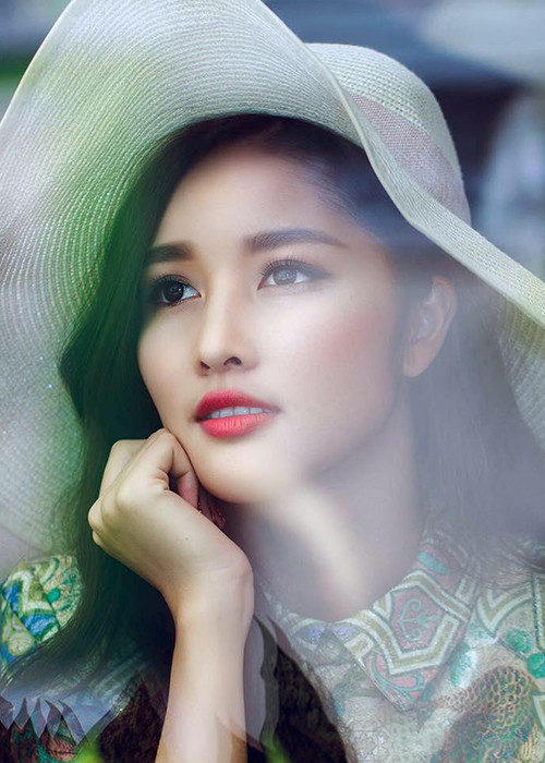 Triệu Thị Hà xinh đẹp, đầy cuốn hút.