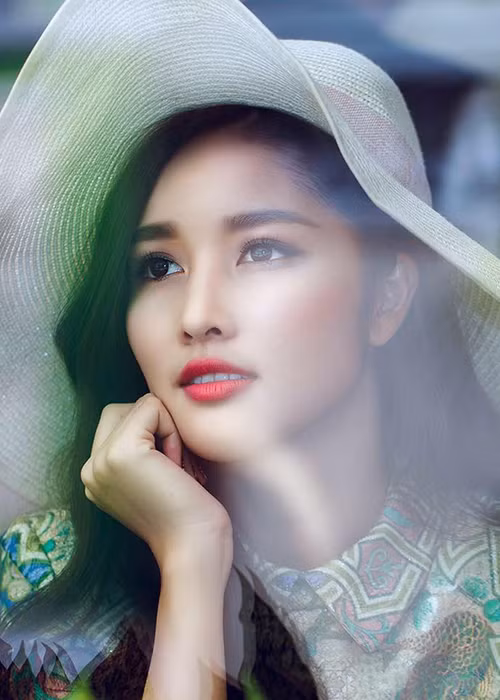 Triệu Thị Hà xinh đẹp, đầy cuốn hút.