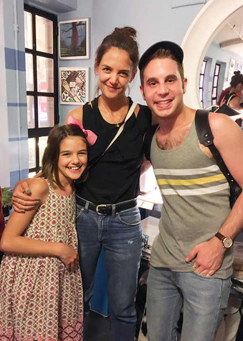 Được mẹ yêu thương, Suri vẫn luôn vui vẻ dù thiếu vắng tình thương của bố. Ảnh: Instagram nhân vật