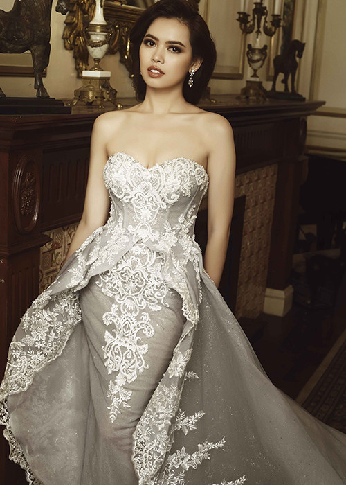 Trước đó, bộ ảnh chân dung và bikini của thí sinh cũng được tiết lộ.