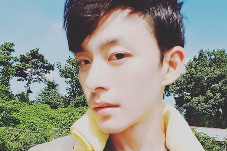 Jeon Tae Soo mắc bệnh trầm cảm sau ồn ào bị bắt vì tội hành hung người lái taxi và đánh cảnh sát vào năm 2011.