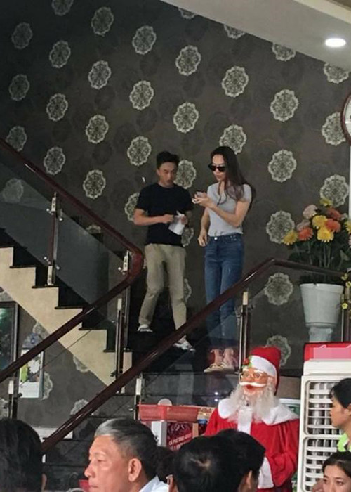 Mới đây, những hình ảnh của Cường Đôla - Đàm Thu Trang tại một quán ăn được cư dân mạng truyền tay nhau.