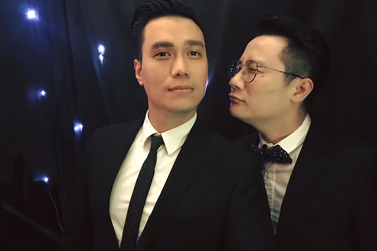 Hoàng Bách, Việt Anh thân thiết tại một sự kiện là một trong những tin tức sao Việt trong ngày 17/1.