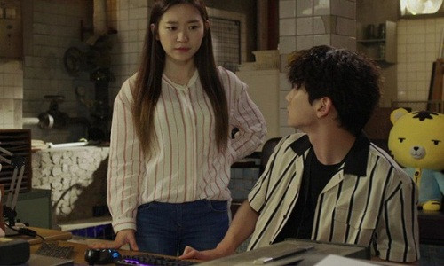 Vợ tôi ngoài việc kiếm tiền ra cô ấy không biết làm bất kỳ việc gì (Ảnh minh họa)