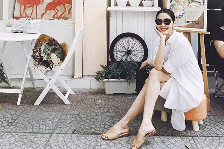 “Gái hai con” Tăng Thanh Hà cập nhật hình ảnh đời thường với người hâm mộ.