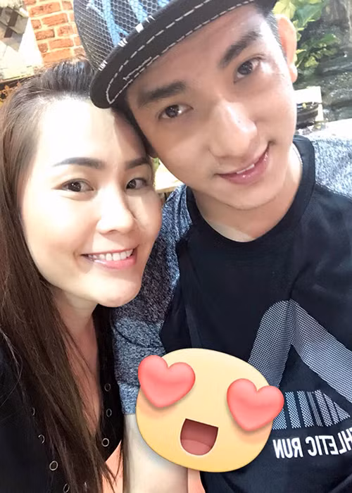 Trước đám cưới, chồng cũ của Phi Thanh Vân không ít lần dành lời có cánh cho Thúy Oanh. Tuy nhiên, sau hôn lễ, Bảo Duy dường như kín tiếng hơn.