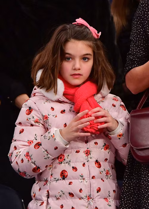 Con gái của Tom Cruise và Katie Holmes đã lớn và rất điệu đà. Ảnh: Popsugar