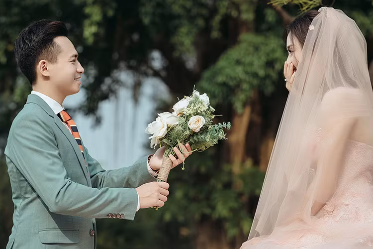 Cách đây không lâu, đôi trai tài gái sắc đã đi chụp ảnh cưới ngoại cảnh.