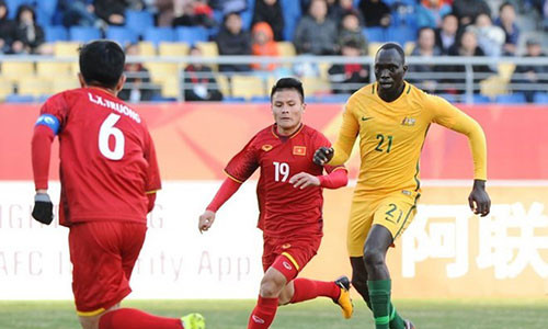 Quang Hải (số 19) là người ghi bàn thắng duy nhất của trận đấu. (Nguồn: AFC)