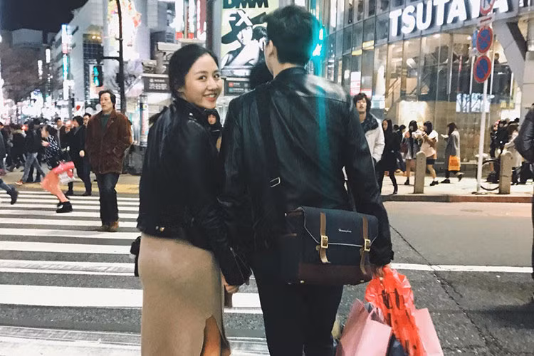 Tháng 11/2017, Văn Mai Hương tuyên bố đã chia tay bạn trai vì anh không thích công việc ca hát của cô. Ảnh: FBNV