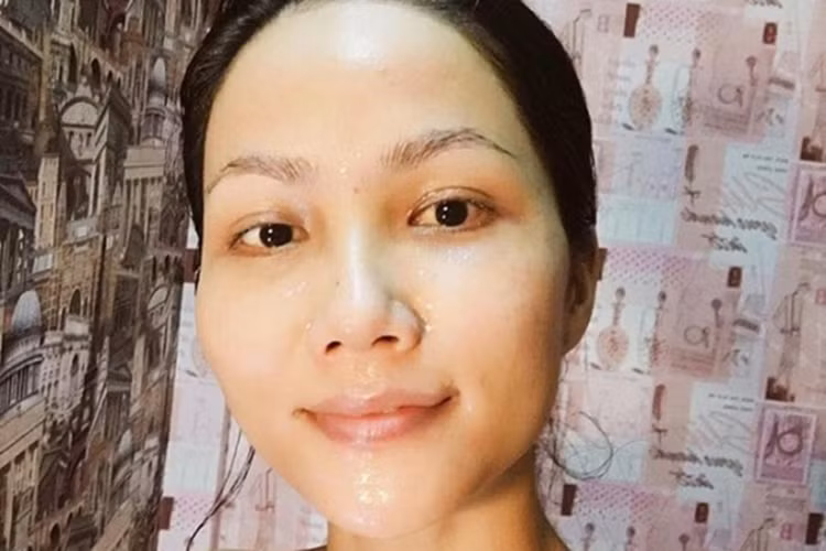 Sở hữu nhan sắc xinh đẹp, tân Hoa hậu Hoàn vũ Việt Nam 2017 không ngại để mặt mộc ở đời thường. Ảnh: Giadinhvietnam