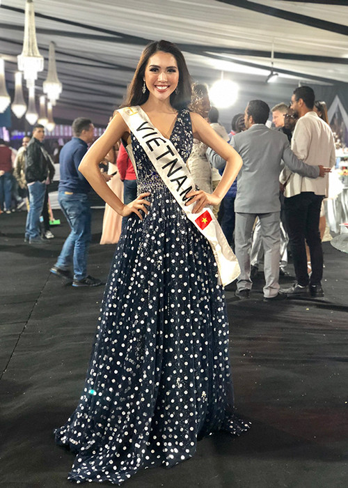 Đêm chung kết cuộc thi Hoa hậu Liên lục địa – Miss Intercontinental 2017 vừa khép lại. Nguyễn Đặng Tường Linh lọt top 18 cùng danh hiệu “Hoa hậu được yêu thích nhất”.