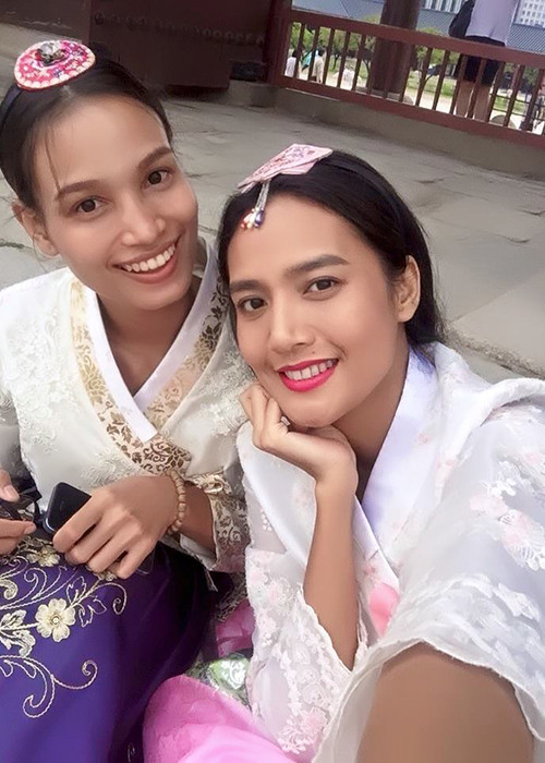 Được biết, năm 2013, H'Ăng Niê đã tốt nghiệp trường Cao đẳng Sư phạm Đắk Lắk và trở thành giảng viên dạy kỹ năng cho một công ty truyền thông tại TP HCM.