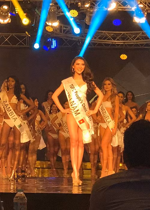 Tường Linh đã giành chiến thắng giải “Hoa hậu được yêu thích nhất” do khán giả khắp thế giới bình chọn.