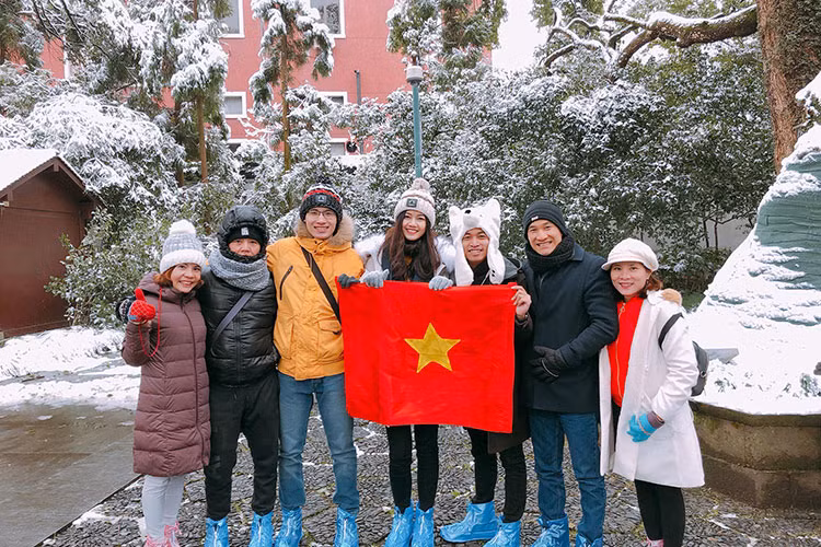 Trước đó, khi đặt chân đến Thường Châu, Trung Quốc, Thanh Tú liên tục cập nhật thông tin và hình ảnh các cổ động viên Việt Nam.