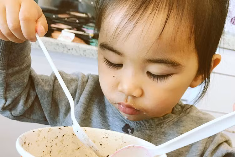 Cô công chúa nhà Kim Hiền có lông mi dày khiến nhiều người phải ghen tỵ.