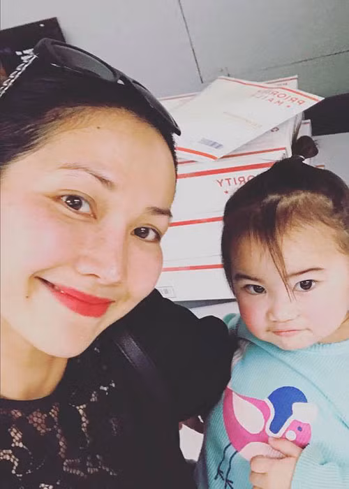 Sau cuộc hôn nhân đầu tan vỡ, hiện nữ diễn viên phim “Hương phù xa” có cuộc sống hạnh phúc bên ông xã Việt kiều.