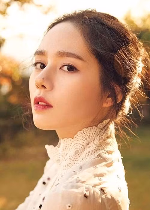 Han Ga In được xem là mỹ nhân mặt mộc đẹp nhất xứ Hàn.