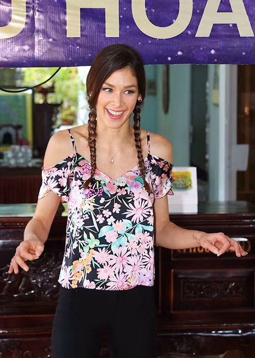 Hoa hậu Hoàn vũ Thế giới 2008 Dayana Mendoza cũng đồng hành cùng các người đẹp trong chuyến đi.