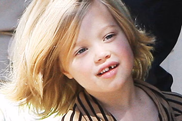 Bé Shiloh thích ăn mặc giống như con trai ngay từ lúc lên 2 tuổi.