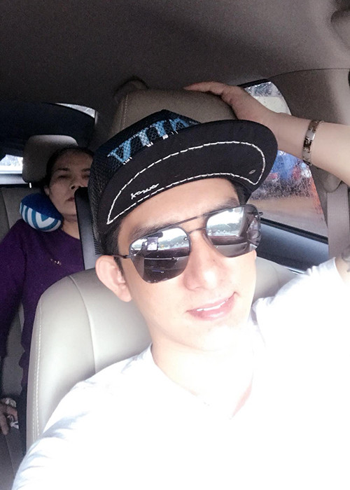 Sau những sóng gió với Phi Thanh Vân, Bảo Duy đang tận hưởng cuộc sống đầy bình yên bên mẹ, vợ và các con.