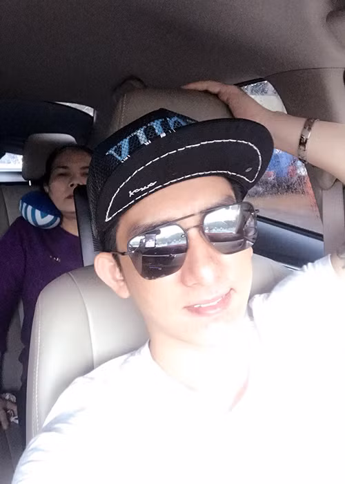 Sau những sóng gió với Phi Thanh Vân, Bảo Duy đang tận hưởng cuộc sống đầy bình yên bên mẹ, vợ và các con.