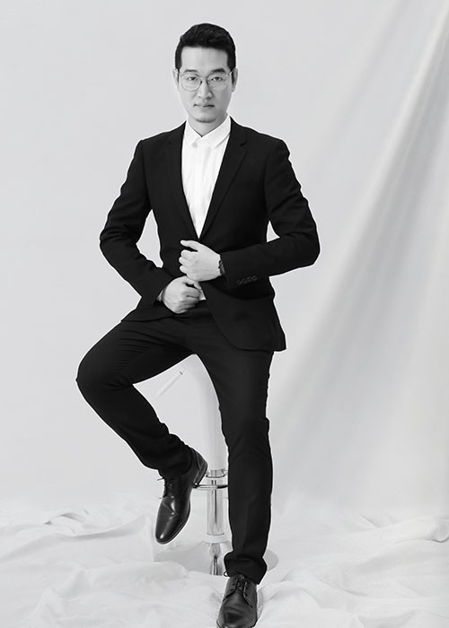 Samuel Hoàng cũng sẽ cùng các giám khảo khác chọn ra tân Hoa hậu Hoàn vũ năm nay, một cô gái tự tin, hiện đại, quyến rũ và truyền cảm hứng.