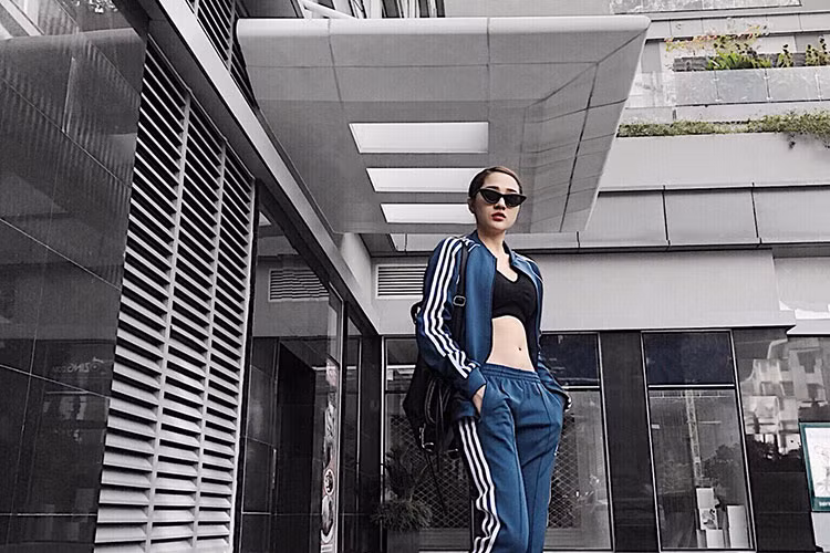 Bảo Anh chia sẻ: “Độc thân, vui tính, ai chọc thì uýnh”.