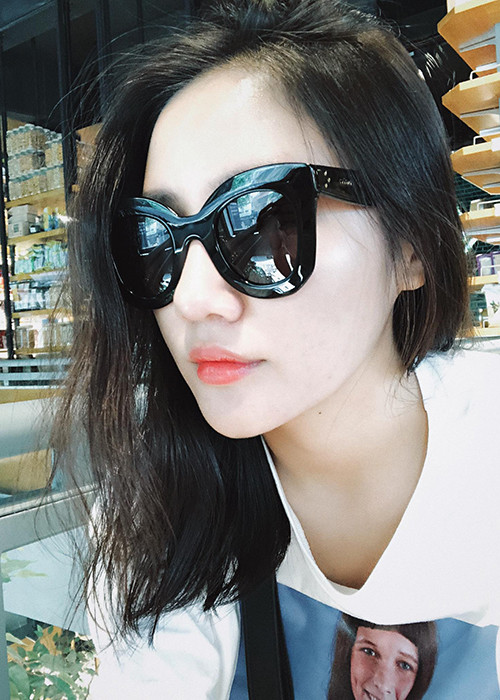 Văn Mai Hương cho hay đã lâu lắm cô mới tự chụp ảnh cho mình.