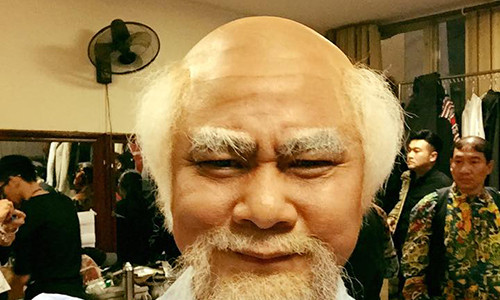 Nghệ sĩ Tự Long chấp nhận đầu hói, tóc bạc nếu U23 Việt Nam vô địch.