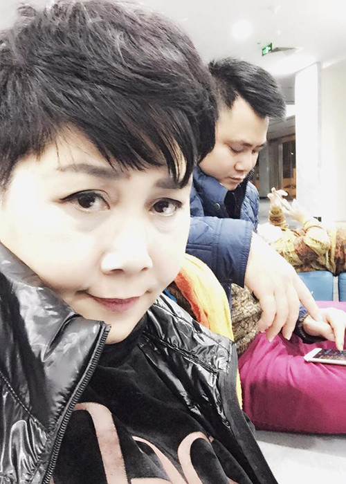 Ngoài Minh Vượng, Minh Hằng cũng trở lại Táo quân. "Mấy con cò, con vạc. 2h sáng rồi đấy nhé. Mà biết từ lâu rồi. Thức đêm là cả một nghị lực lớn lao nhỉ", nghệ sĩ Minh Hằng viết trên trang cá nhân.