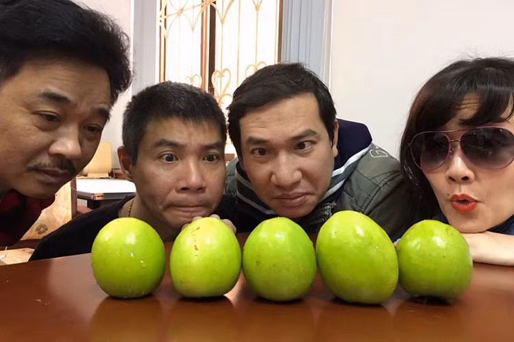 Ê-kíp Táo quân luôn dành thời gian đùa giỡn trong lúc nghỉ giải lao để giải tỏa căng thẳng.