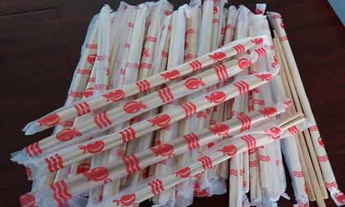 Chuyên gia ‘vạch mặt’ những hóa chất có trong đũa dùng một lần kém chất lượng.