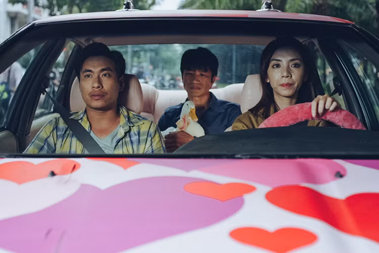 Phim Tết 2018 của Dustin Nguyễn có tựa khá lạ gồm các con số “798Mười”. Đây không phải là số điện thoại hay thậm chí là vé số mà là tên các nhân vật.