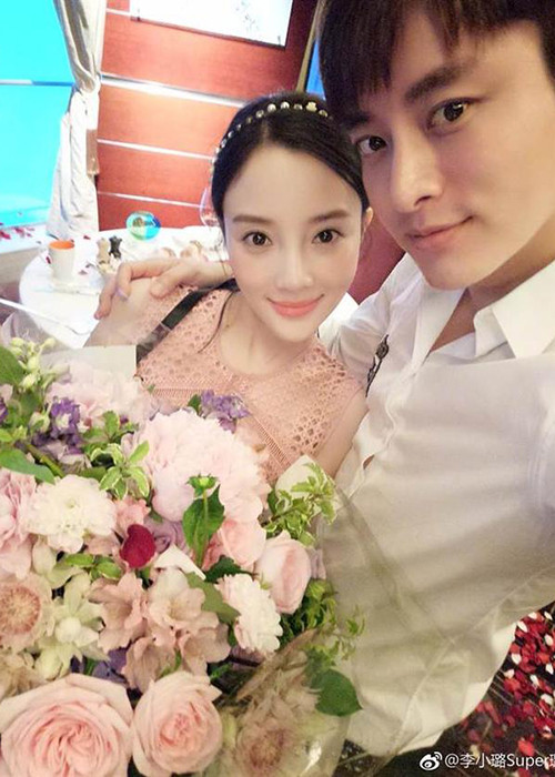 Giả Nãi Lượng hiện đã lên tiếng về ồn ào của Lý Tiểu Lộ. Cụ thể, nam diễn viên viết tâm thư xin lỗi Lý Tiểu Lộ rằng anh chưa đủ tốt để sự việc này xảy ra.