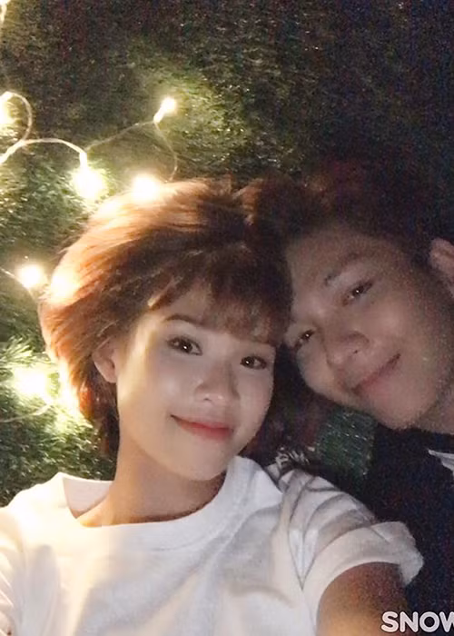 Vợ chồng sao Việt Khởi My - Kelvin Khánh tận hưởng khoảnh khắc đời thường ngọt ngào.