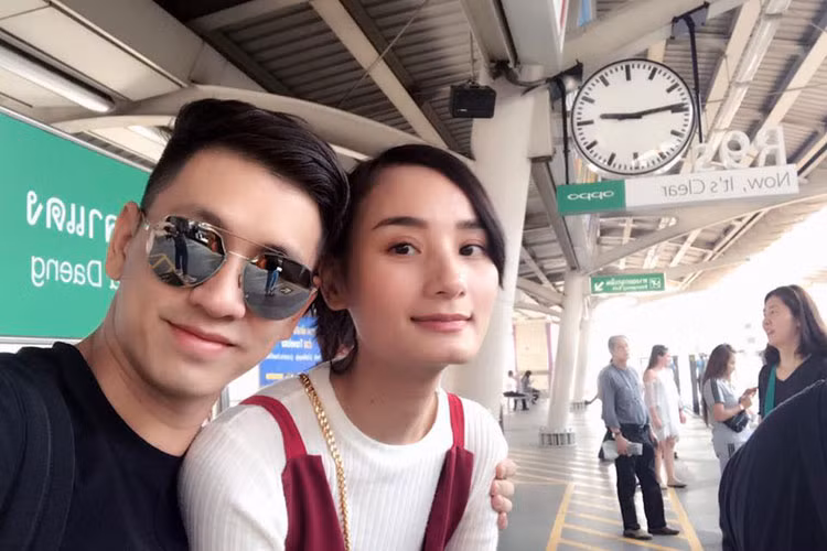 Vợ chồng Lê Thúy - Đỗ An cùng đi du lịch Thái Lan để kỷ niệm 3 năm đám cưới.