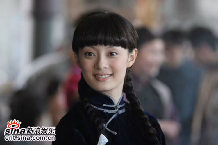 Năm 2007, Tôn Lệ gây chú ý khi đóng vai nữ chính phim Tân bến Thượng Hải cùng Huỳnh Hiểu Minh. Ảnh: Sina