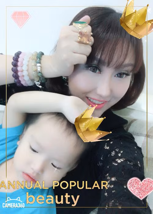 Phi Thanh Vân có đường tình duyên khá lận đận. Cô từng qua 2 lần đò. Tháng 2/2016, nữ diễn viên hạ sinh con trai đầu lòng tên Tấn Đức.