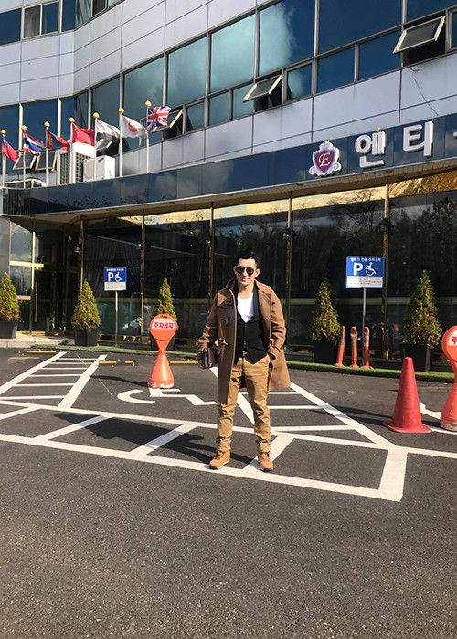 Bảo Duy chia sẻ anh thường xuyên có những chuyến công tác nước ngoài.