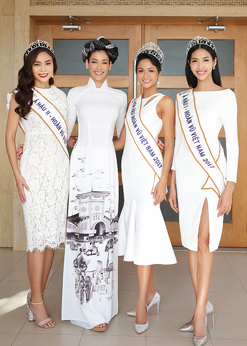 Chuyến đi còn có sự đồng hành của Hoa hậu Hoàn vũ Thế giới 2008 Dayana Mendoza.