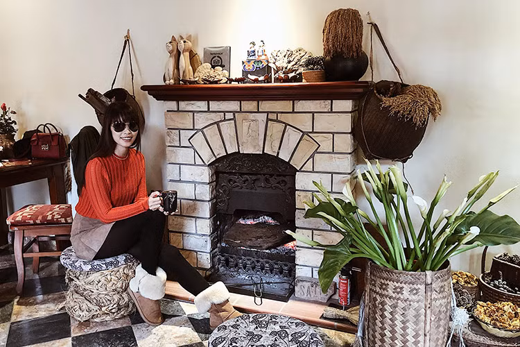 Hà Anh kể về chuyến đi Sapa cùng bố: “Là một cô gái thành thị nhưng phải thú nhận rằng Hà Anh lại vô cùng yêu tất cả những gì dân dã, thiên nhiên. Mỗi lần được về với thiên nhiên là Hà Anh lại cảm thấy mình bé nhỏ, đáng yêu, mềm mại và hạnh phúc”.