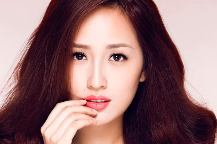 Ngoài Dayana, Hoa hậu Mai Phương Thúy cũng sẽ góp mặt trên hàng ghế ban giám khảo chung kết Hoa hậu Hoàn vũ Việt Nam 2017.