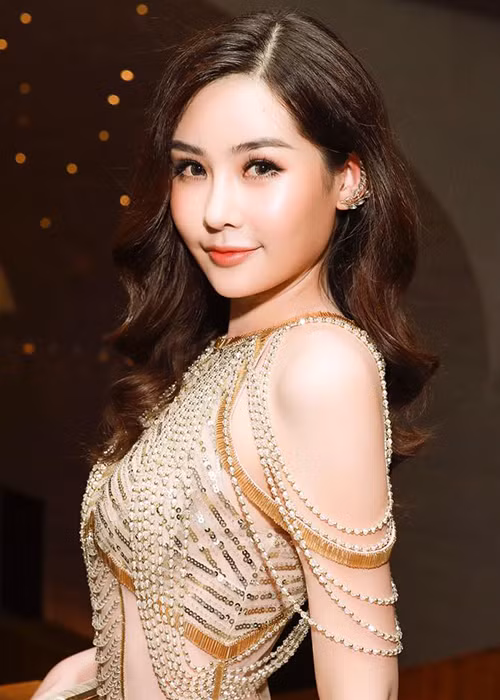 Cục Nghệ thuật Biểu diễn vừa ra văn bản đề nghị hủy kết quả của Lê Âu Ngân Anh tại cuộc thi Hoa hậu Đại dương 2017 do vi phạm điều kiện dự thi.