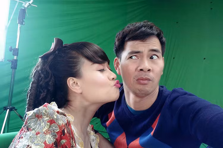 Nhiều năm làm việc chung, các nghệ sĩ trong ê-kíp Táo quân rất thân thiết, gắn bó như anh em.