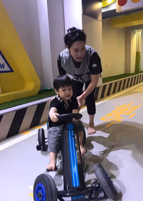 Nhật Kim Anh và ông xã Bửu Lộc đặt tên con trai là Ngô Bửu Long, tên thân mật là Putin.