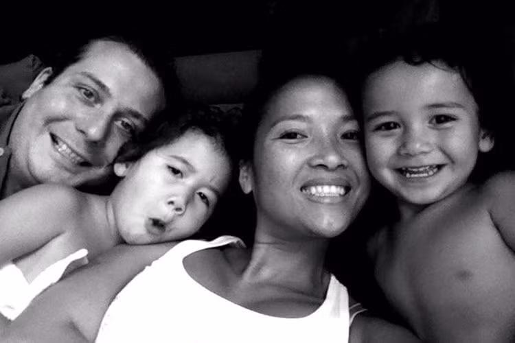 Siêu mẫu Bằng Lăng kết hôn với ông xã người Đức. Vợ chồng cô hiện có hai cậu con trai kháu khỉnh.