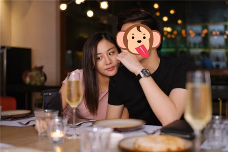 Tháng 7/2016, Văn Mai Hương công khai hẹn hò bạn trai làm thanh tra xây dựng. Ảnh: FBNV